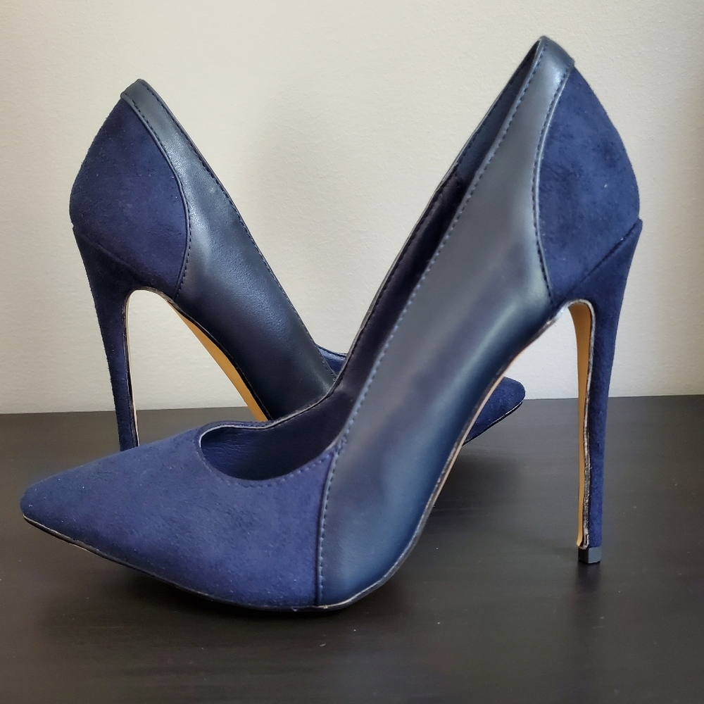 Navy leather pumps size 7